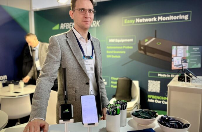 RFBENCHMARK w centrum światowych innowacji – podsumowanie MWC 2025 w Barcelonie