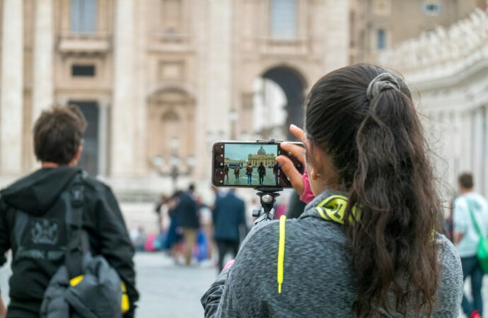 Roaming in 2025: What You Need to Know About Mobile Internet Rules in the EU and Beyond
